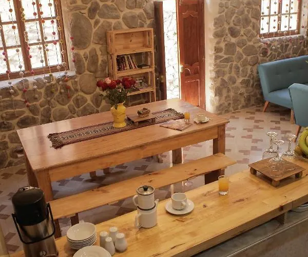 Casa Privada Con Vista A Montanas Dona Catta Hébergement de vacances Ollantaytambo